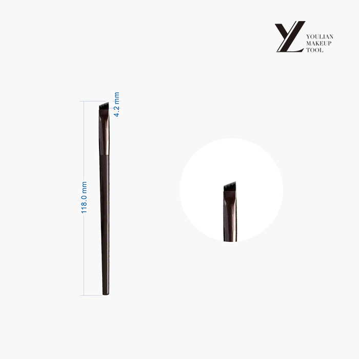 W jaki sposób szpulka do brwi poprawia rezultaty pielęgnacji i makijażu brwi?